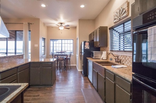 Water'S Edge Retreat Home image 12